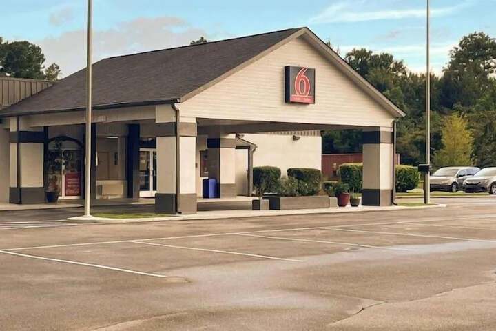 Motel 6 Bay Minette AL