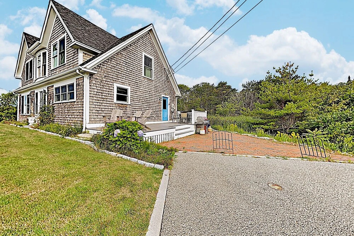 New Listing! Curtis House on the Cove 3 Bedroom Cottage