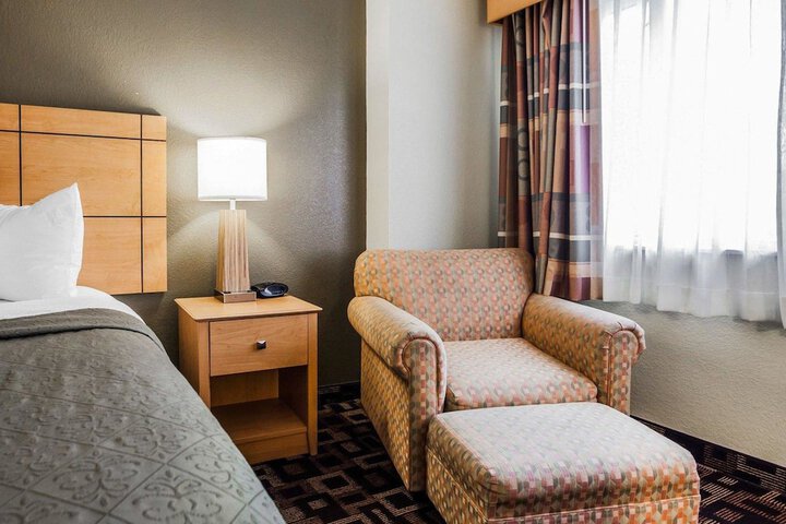 Room 18 of 32
