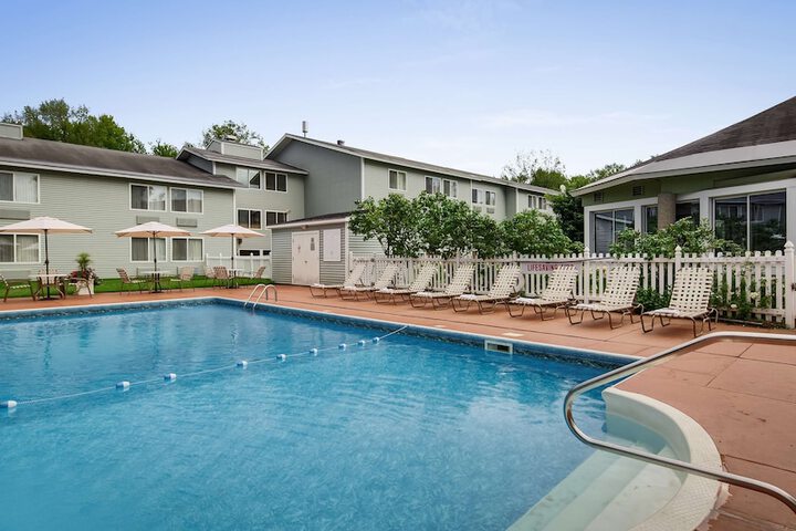 Best Western Plus Windjammer Inn & Conference Center