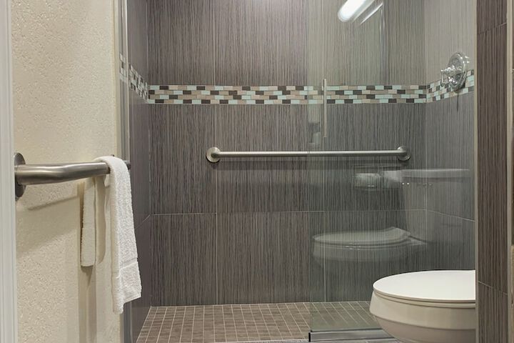 Room 100 of 167