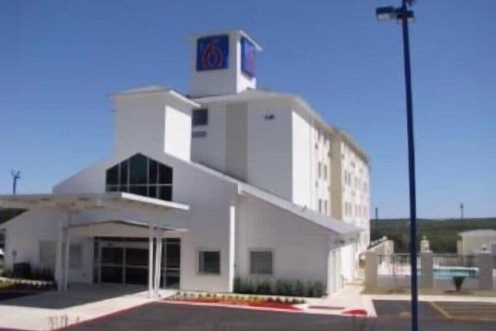 Motel 6 Marble Falls TX