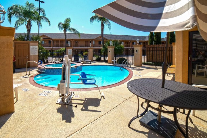 Pool 7 of 38