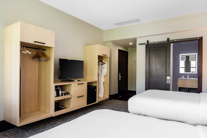 Room 48 of 68