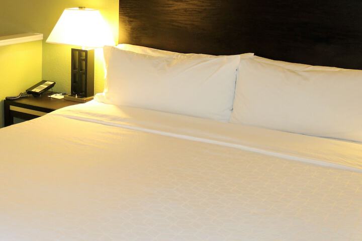 Room 40 of 150