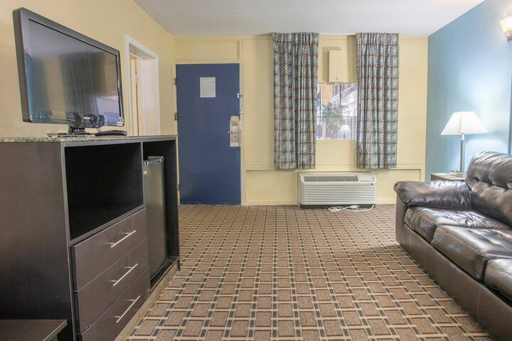 Room 35 of 36