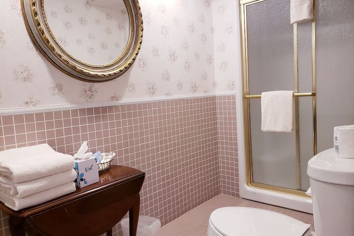 Room 20 of 208
