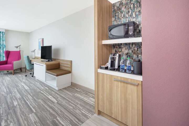 Room 18 of 33