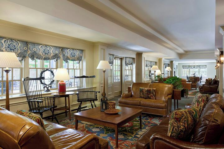 Williamsburg Lodge Autograph Collection