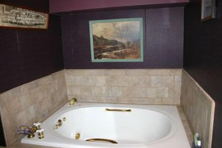 Hot Tub 96 of 104