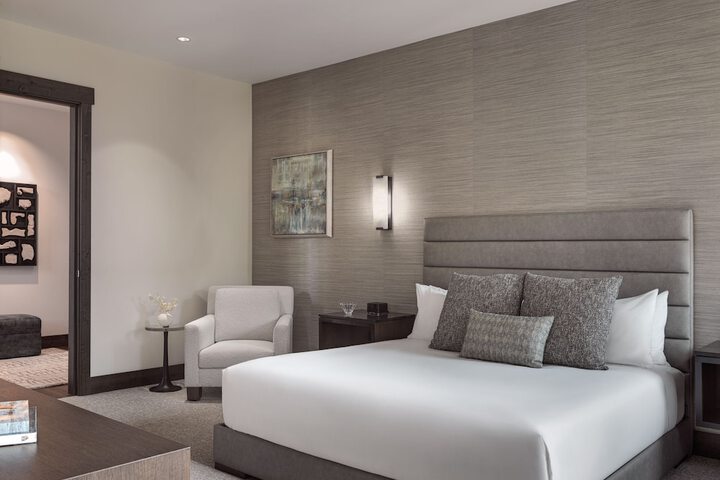 Room 50 of 195