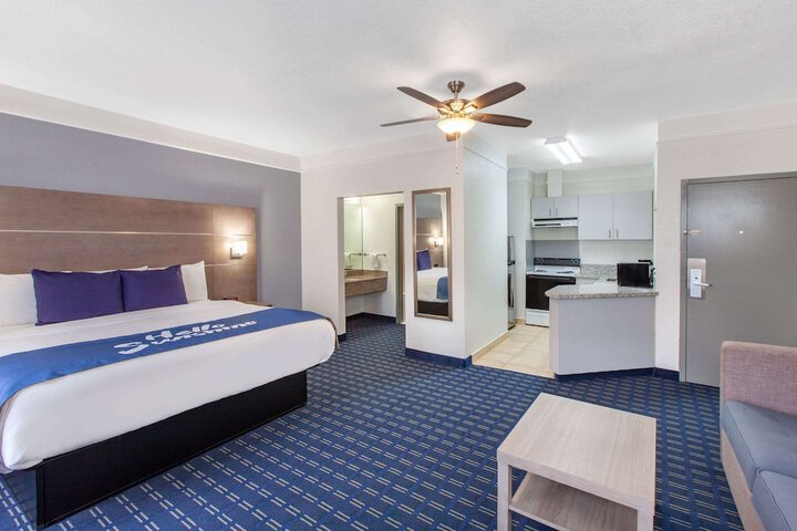 Room 106 of 117