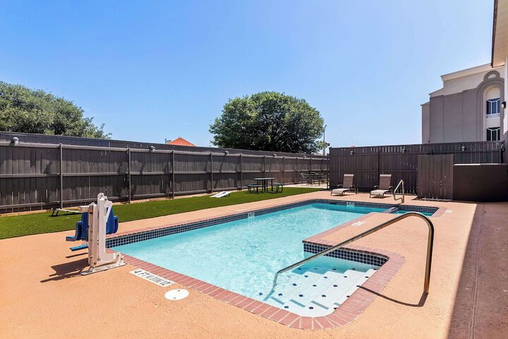 Pool 7 of 37