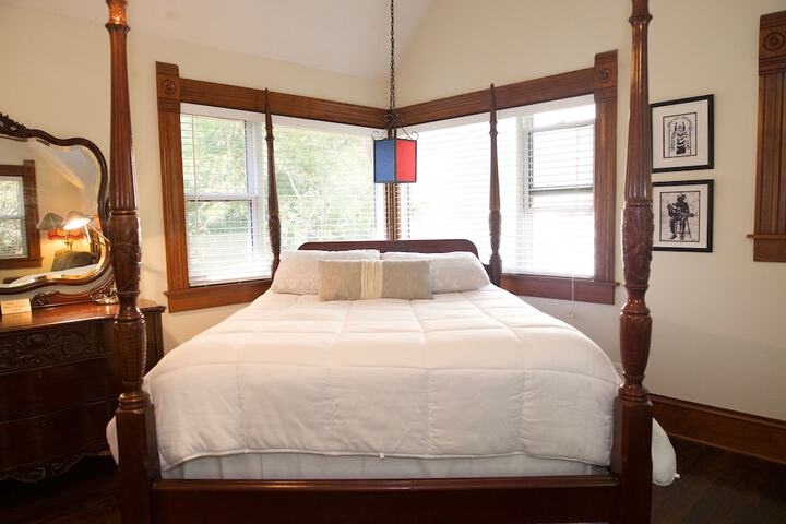Room 10 of 34