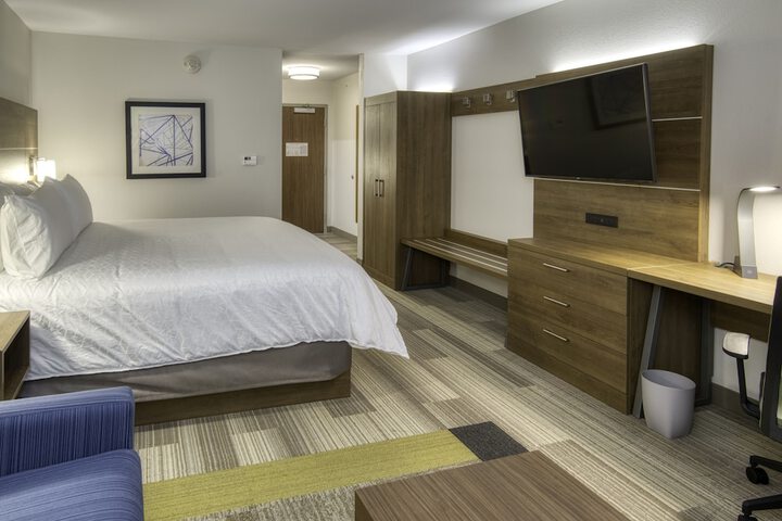 Room 16 of 37