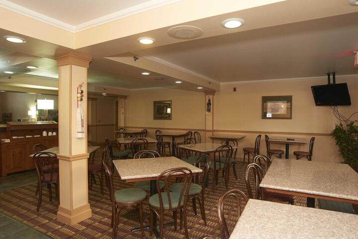 Hollow Inn & Motel