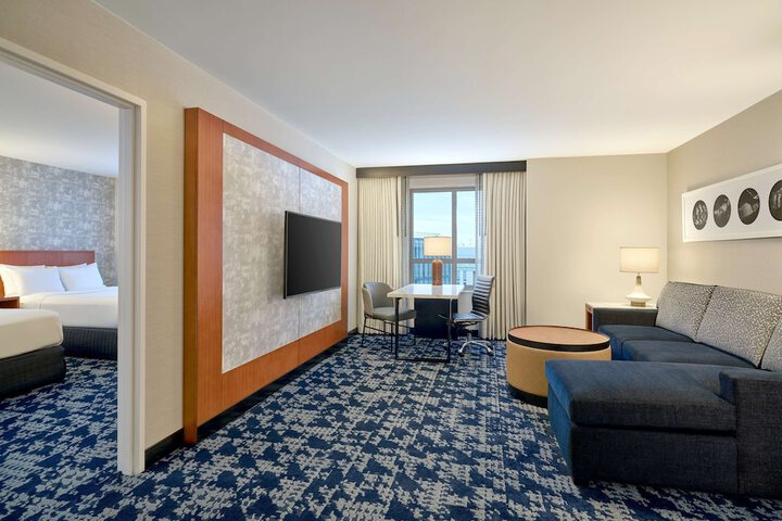 Room 25 of 51