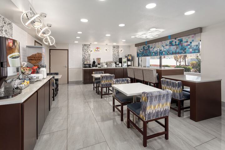Super 8 by Wyndham Prattville Montgomery