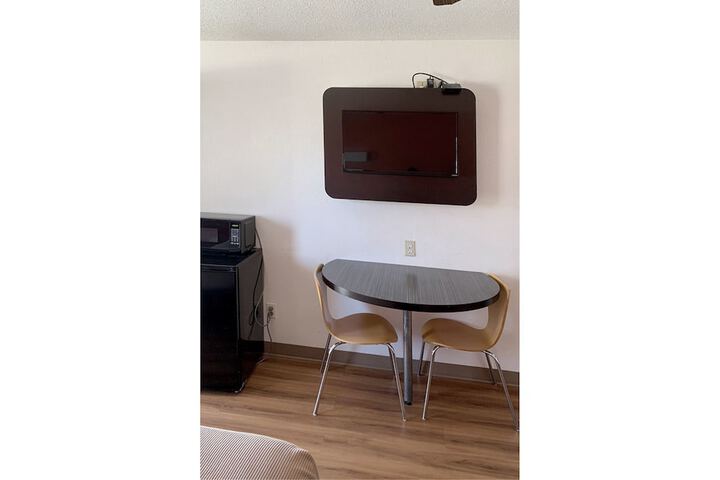 Room 11 of 22