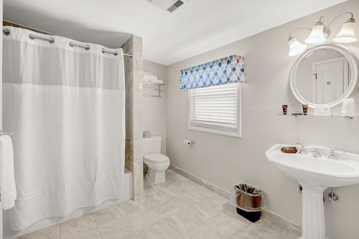 Room 159 of 191