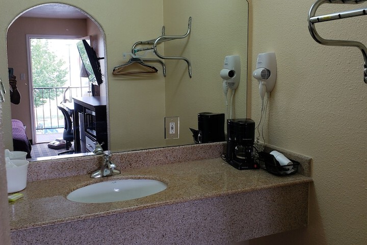 Taylor village Inn and suites