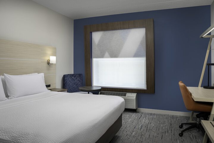 Holiday Inn Express & Suites Pittsburgh North Shore by IHG