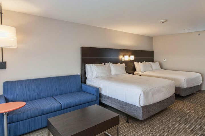 Room 11 of 26