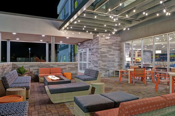Terrace/Patio 43 of 45