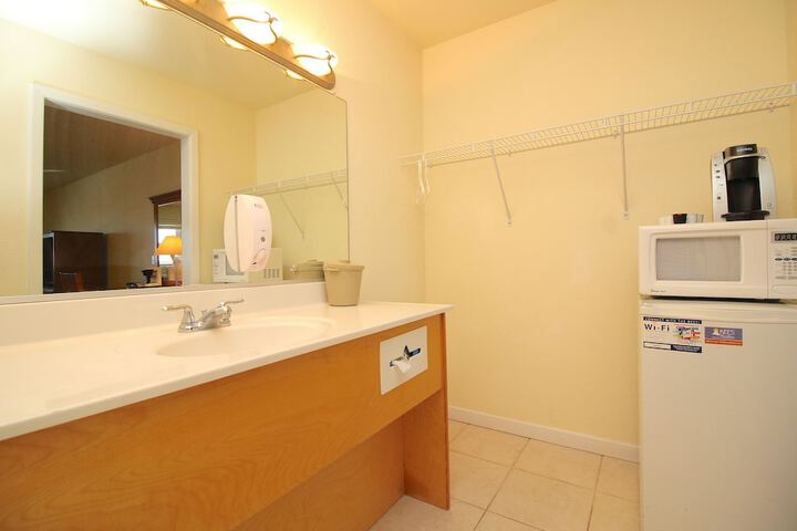 Room 9 of 48