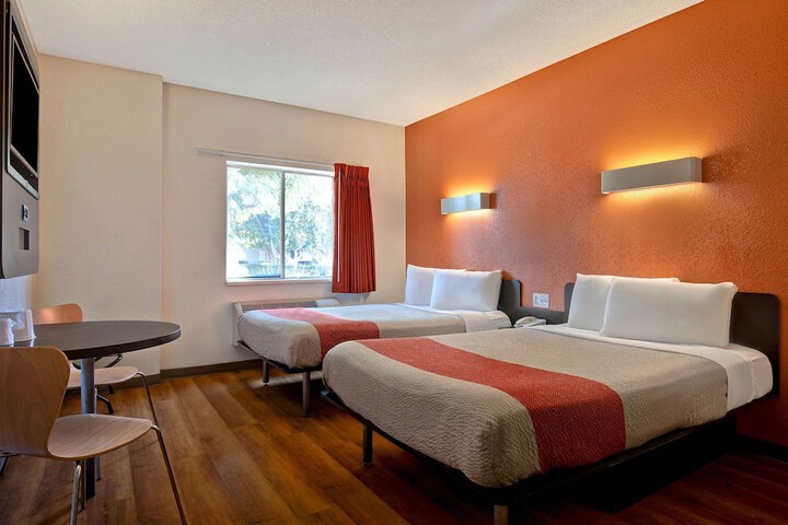 Room 25 of 34