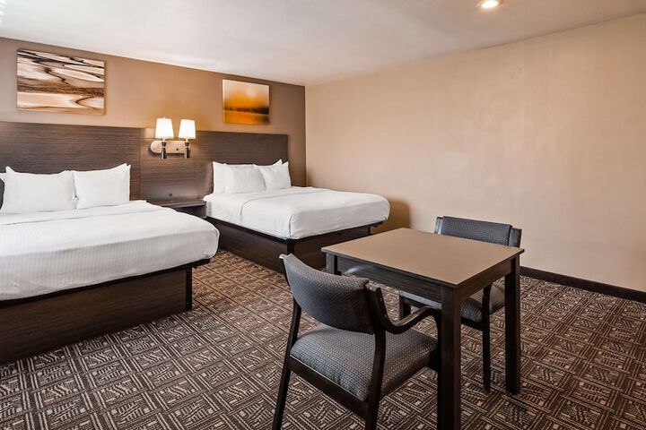 Room 9 of 26