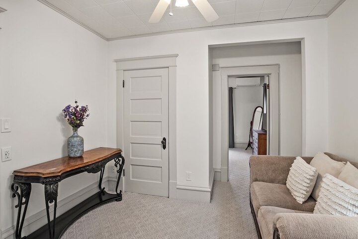 Room 17 of 51