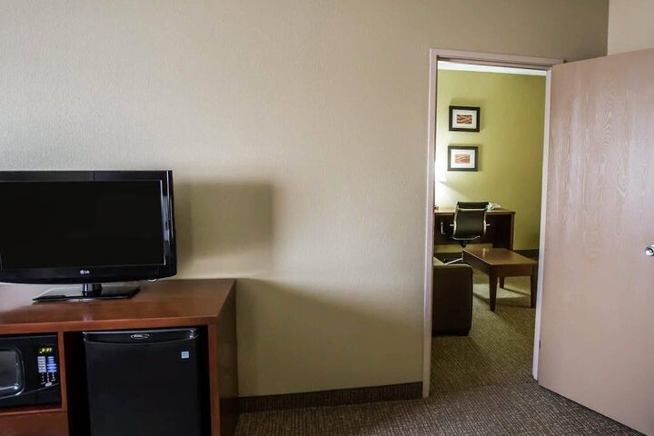 Comfort Inn Morris I-80