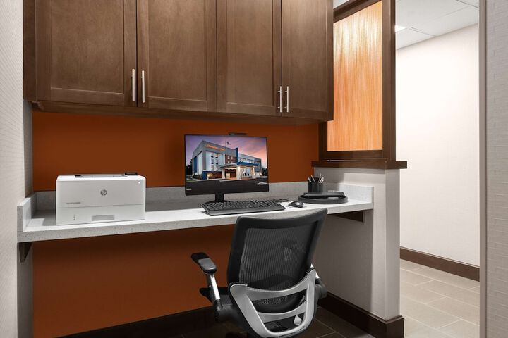 Business Center 41 of 42