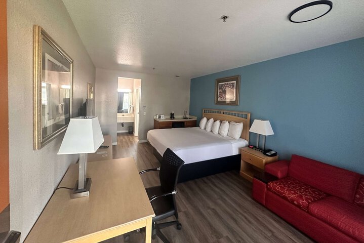 Room 10 of 22