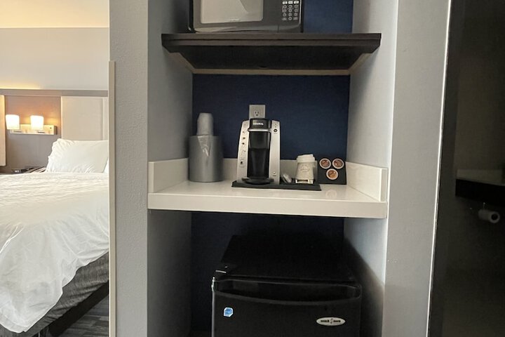 Room 19 of 39