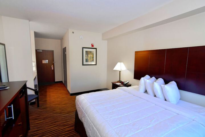 Room 21 of 38