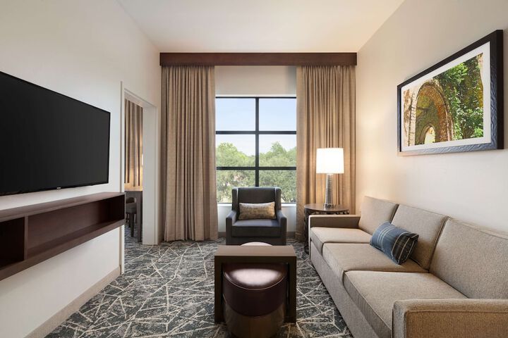 Room 28 of 51