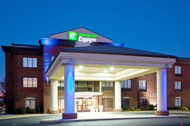 Holiday Inn Express & Suites Shelbyville by IHG
