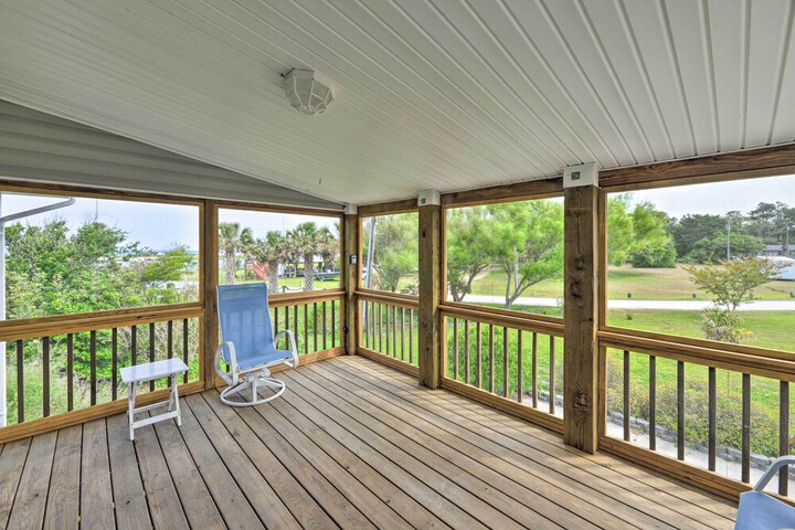 Waterfront Harkers Island Home: Sunset View & Dock
