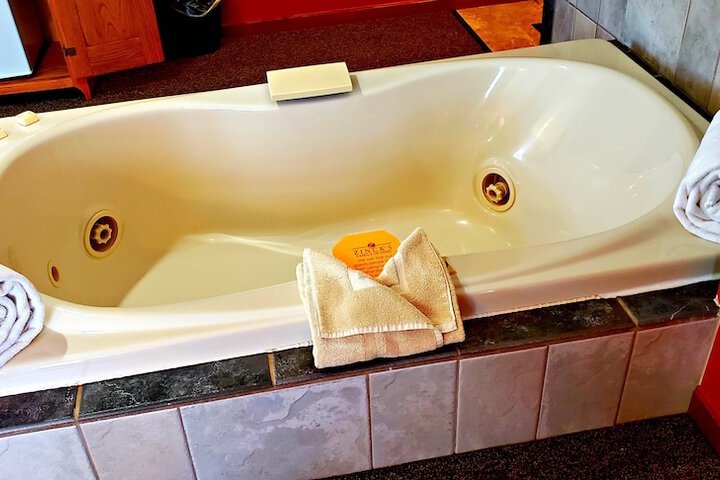 Hot Tub 247 of 258