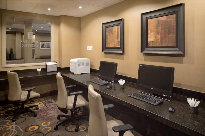 Business Center 57 of 59