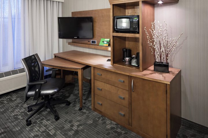 Room 15 of 46
