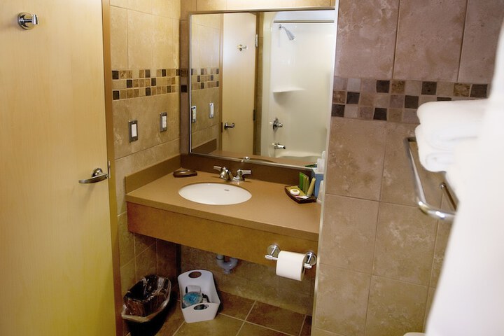 Room 8 of 29