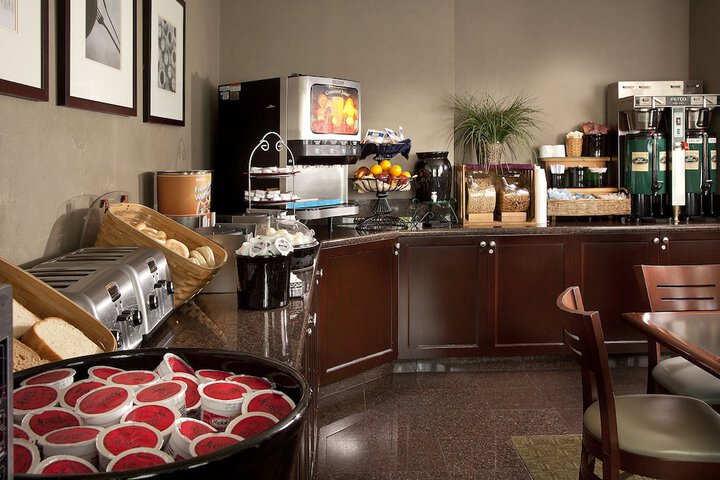 Breakfast/Coffee Service 25 of 33