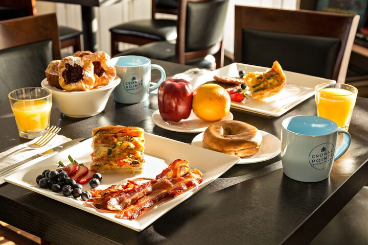 Crowne Pointe Historic Inn & Spa - Adults Only