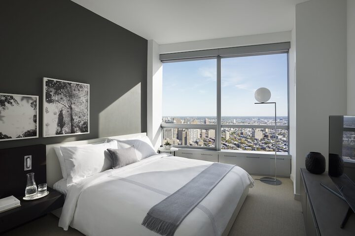 Room 10 of 38