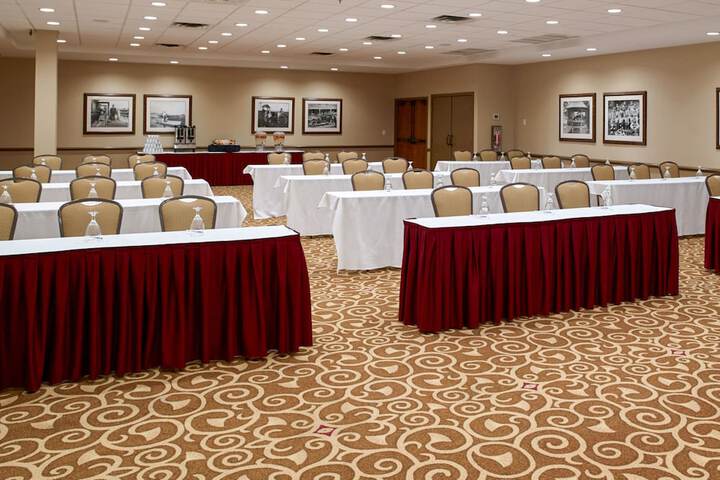 Clarion Hotel Portland Airport ME
