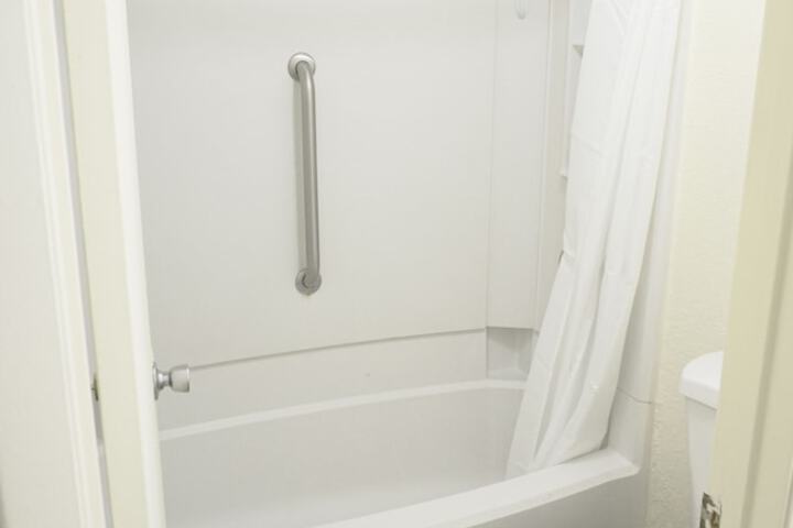 Room 9 of 10