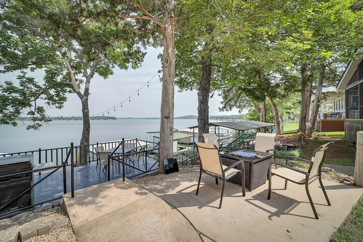 Waterfront Grove Retreat w / Dock: cedar Ridge'